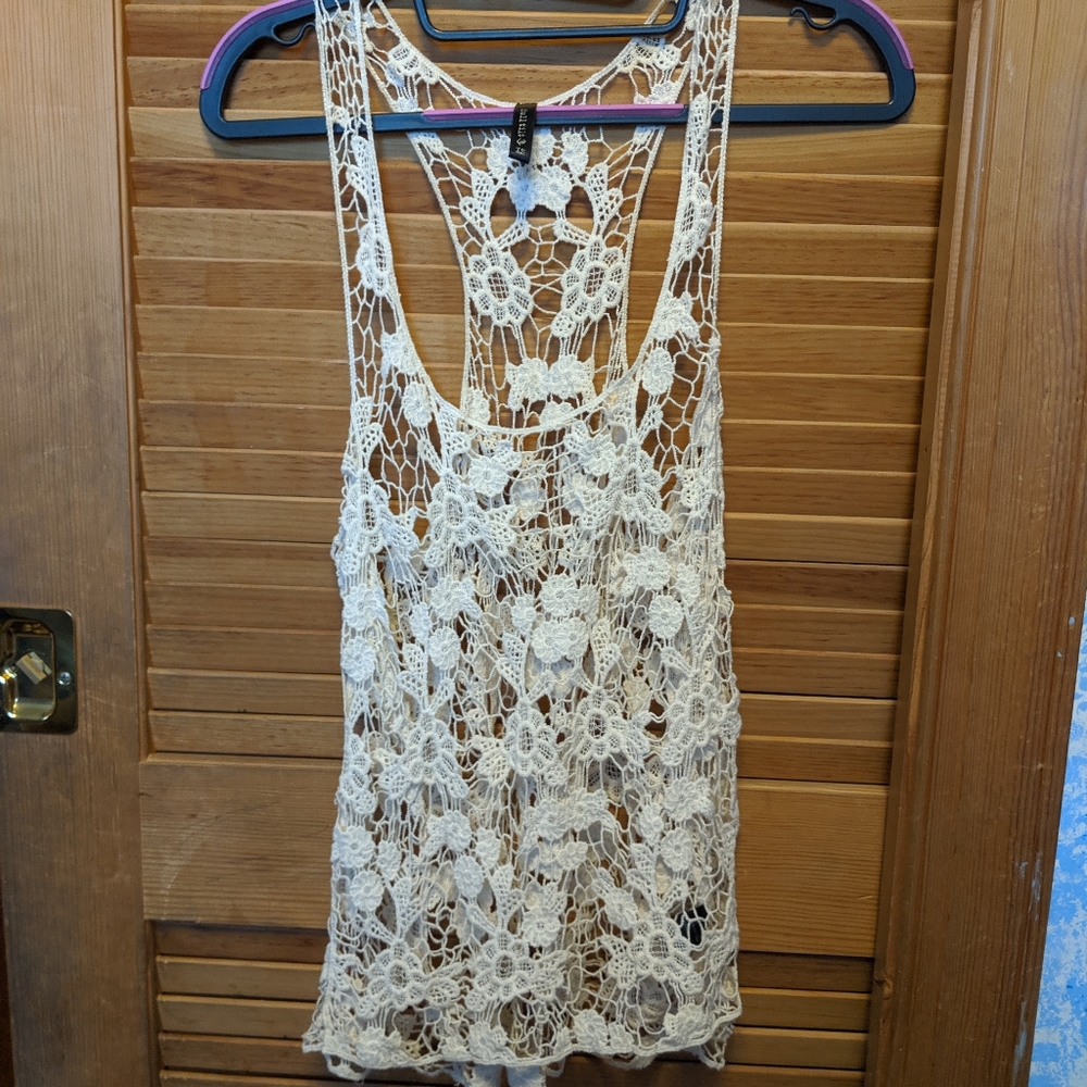 Full Tilt lace tank